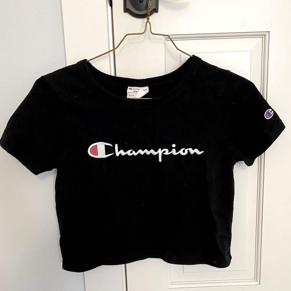 Slightly cropped black Champion t-shirt